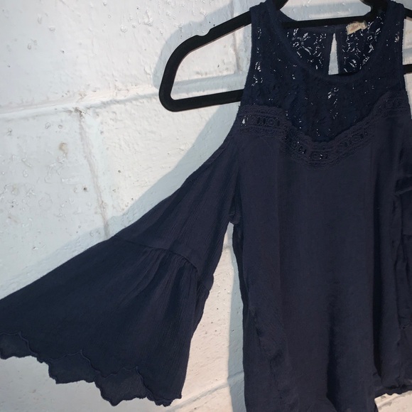 Navy Blue Cold Shoulder Lace Top! - Picture 3 of 5